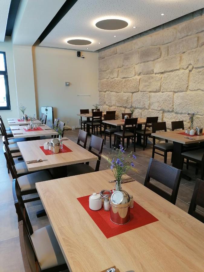 فندق لاندجاستهوف نيبلر Adelsdorf المظهر الخارجي الصورة